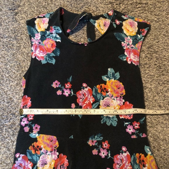 Backless Black and Floral Dress - Picture 3 of 5